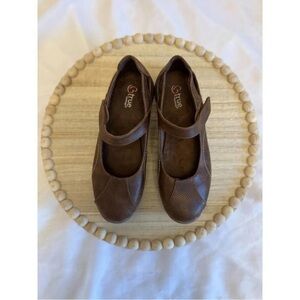 Brown Leather Flats by